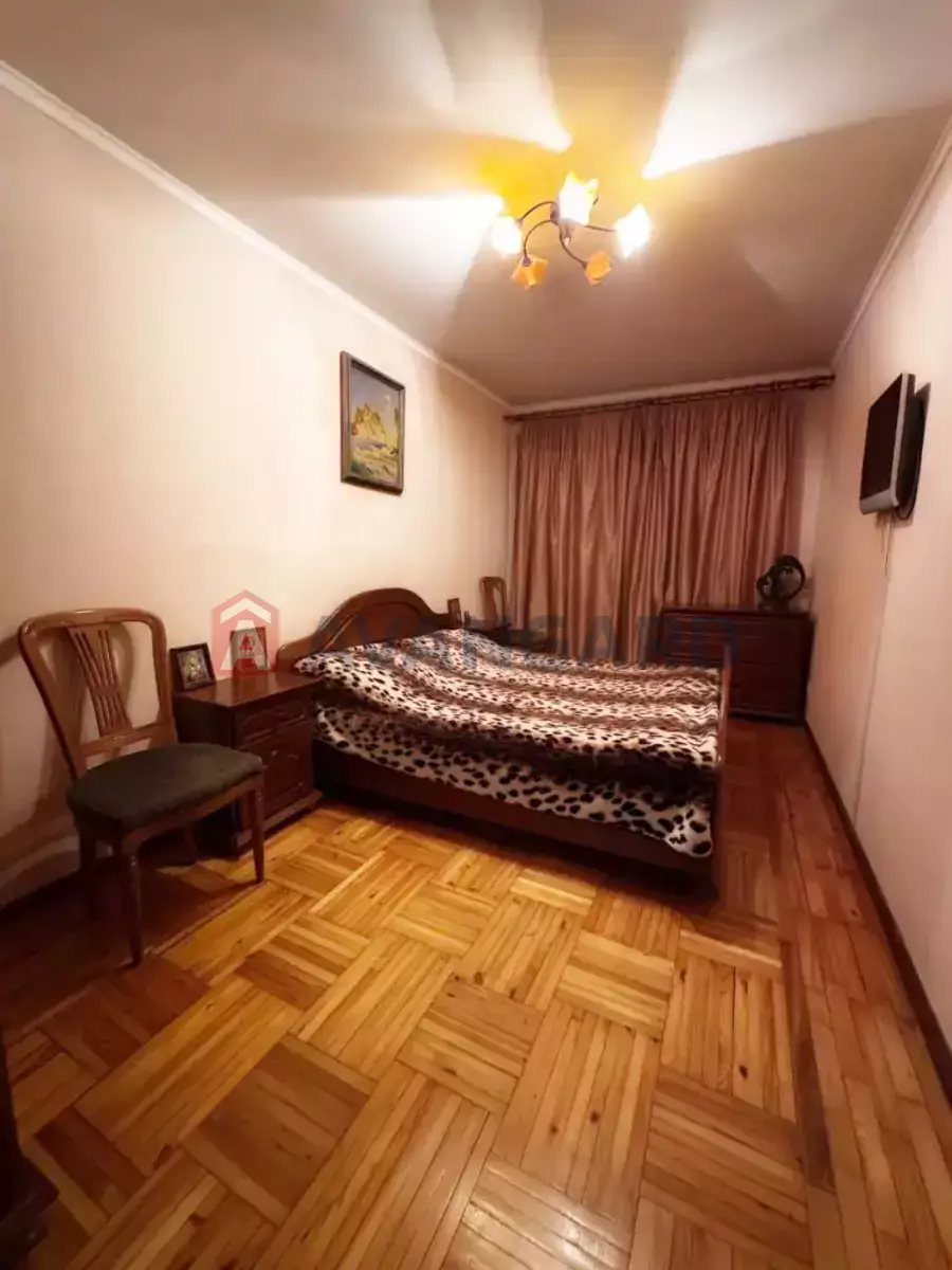 3 ��. ��������, 91/53/20 ��. �., 3/14 ������ ���� 9