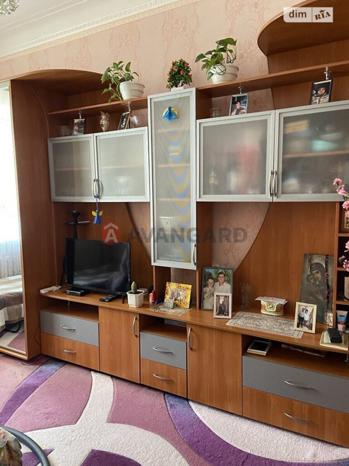 2 ��. ��������, 42/25/6 ��. �., 3/3 ������ ���� 12