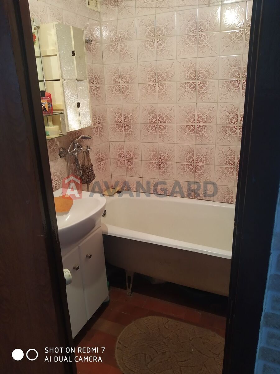 3 ����. ��������, 69/48/8 ��. �., 14/14 ���� ���� 3