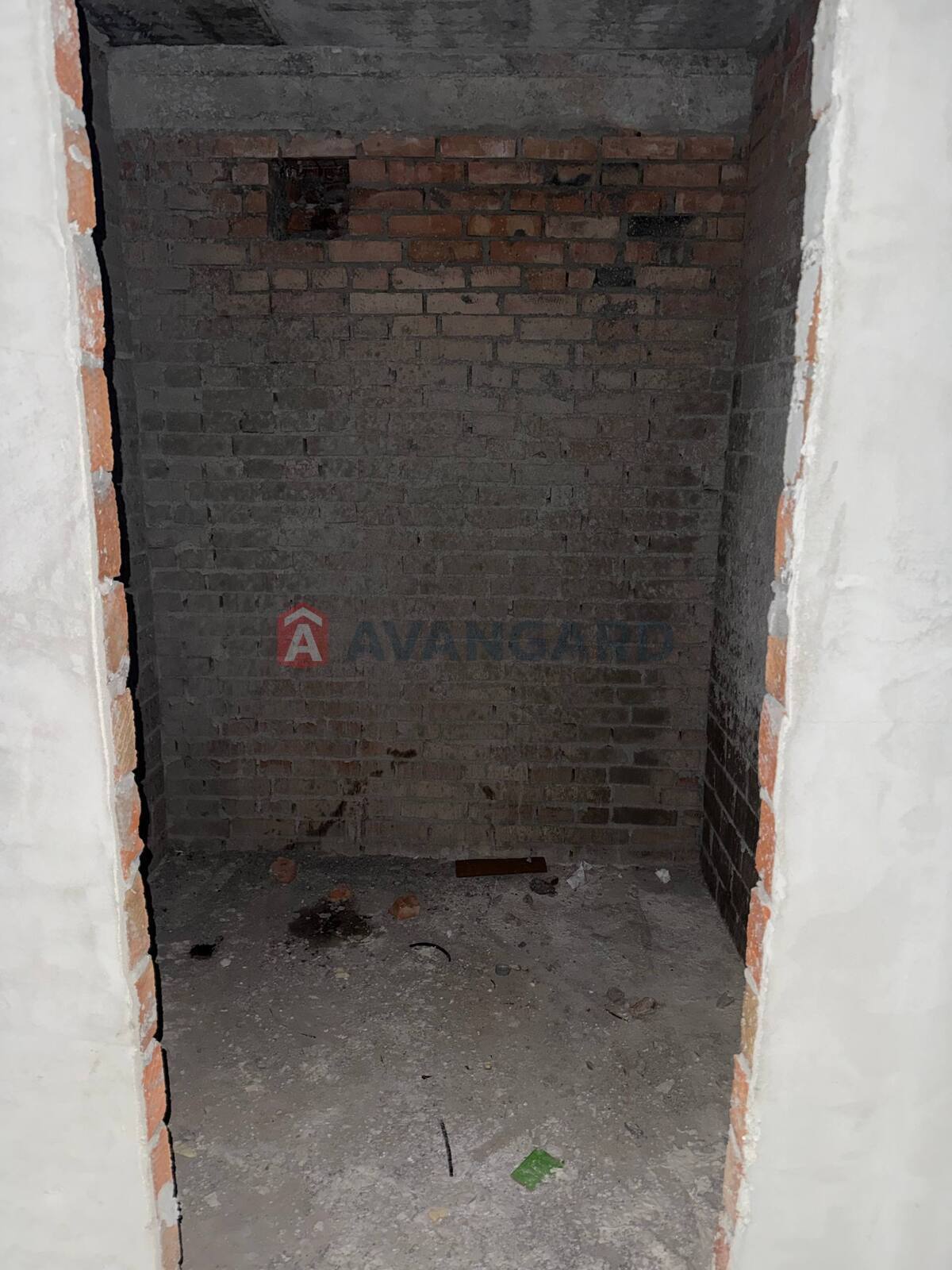 2 ��. ��������, 80,7/40/15 ��. �., 9/10 ������ ���� 8