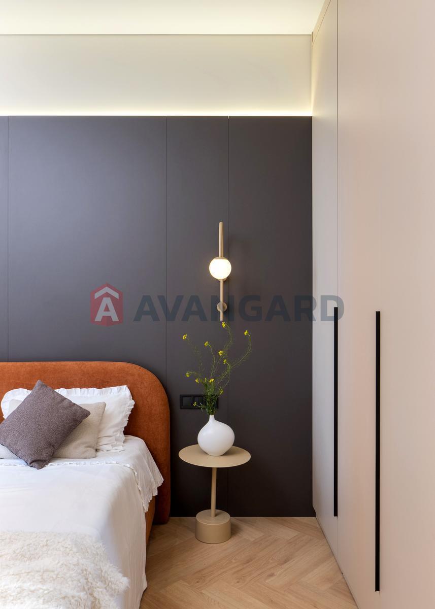 1 ��. ��������, 40 / 11 / 18 ��. �., 9/9 ������ ���� 8