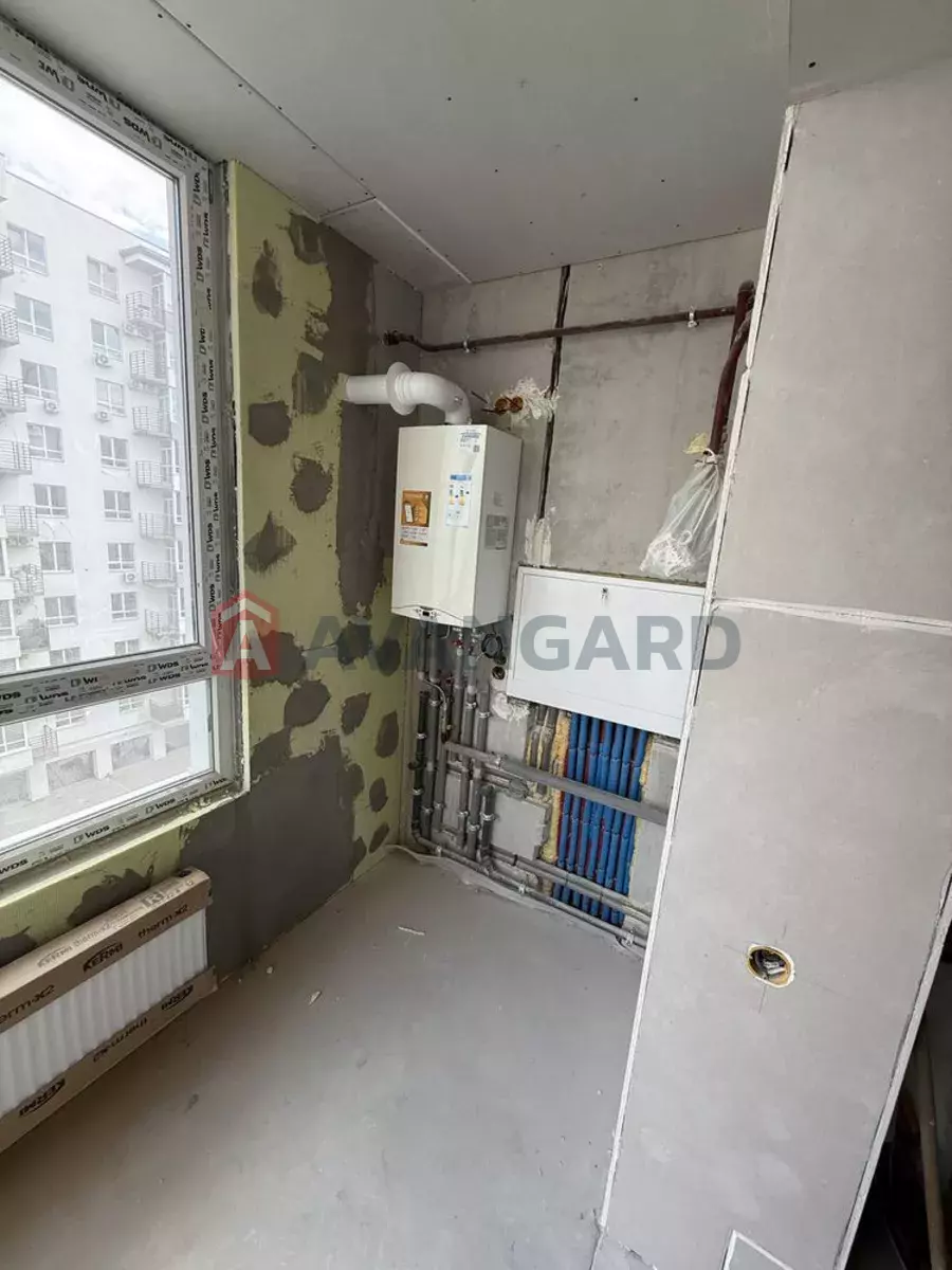 1 ��. ��������, 50/-/20 ��. �., 6/10 ������ ���� 4