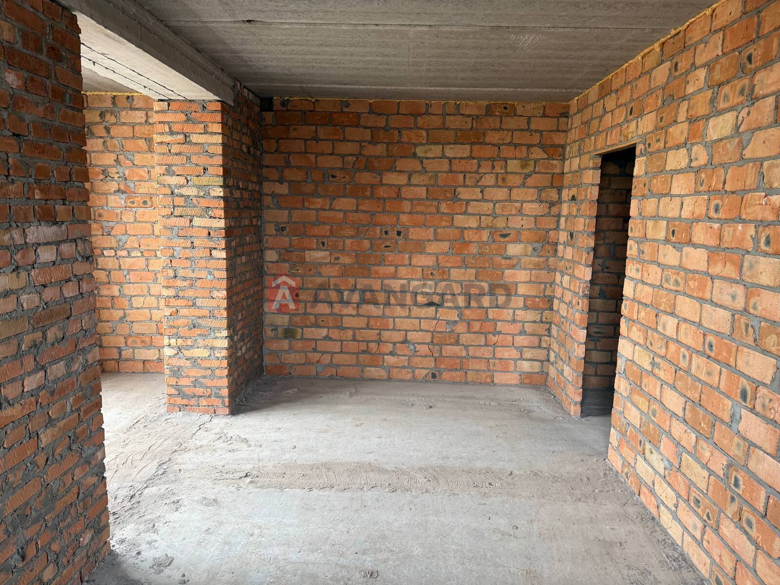 1 ��. ��������, 48/30/15 ��. �., 8/9 ������ ���� 17