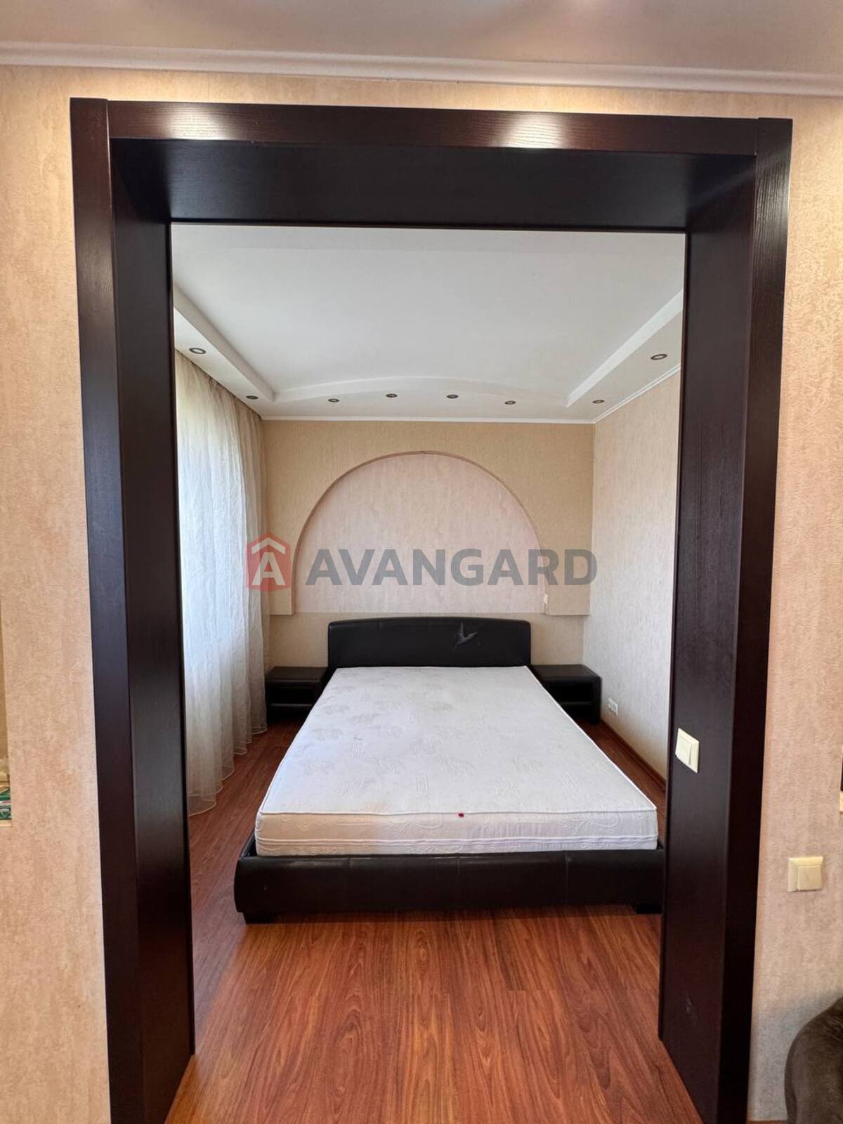 3 ��. ��������, 65/-/10 ��. �., 9/9 ������ ���� 6