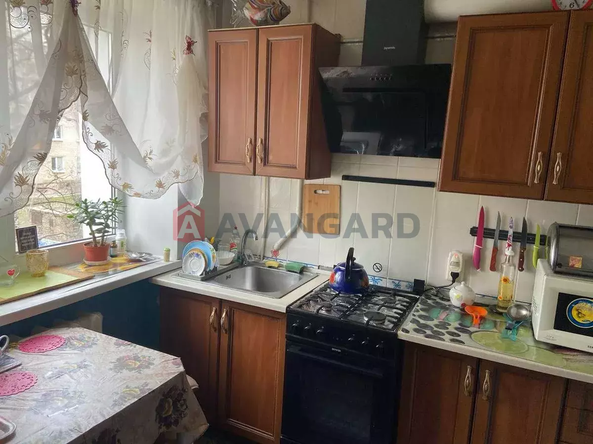 3 ����. ��������, 52/34/6 ��. �., 2/5 ���� ���� 1