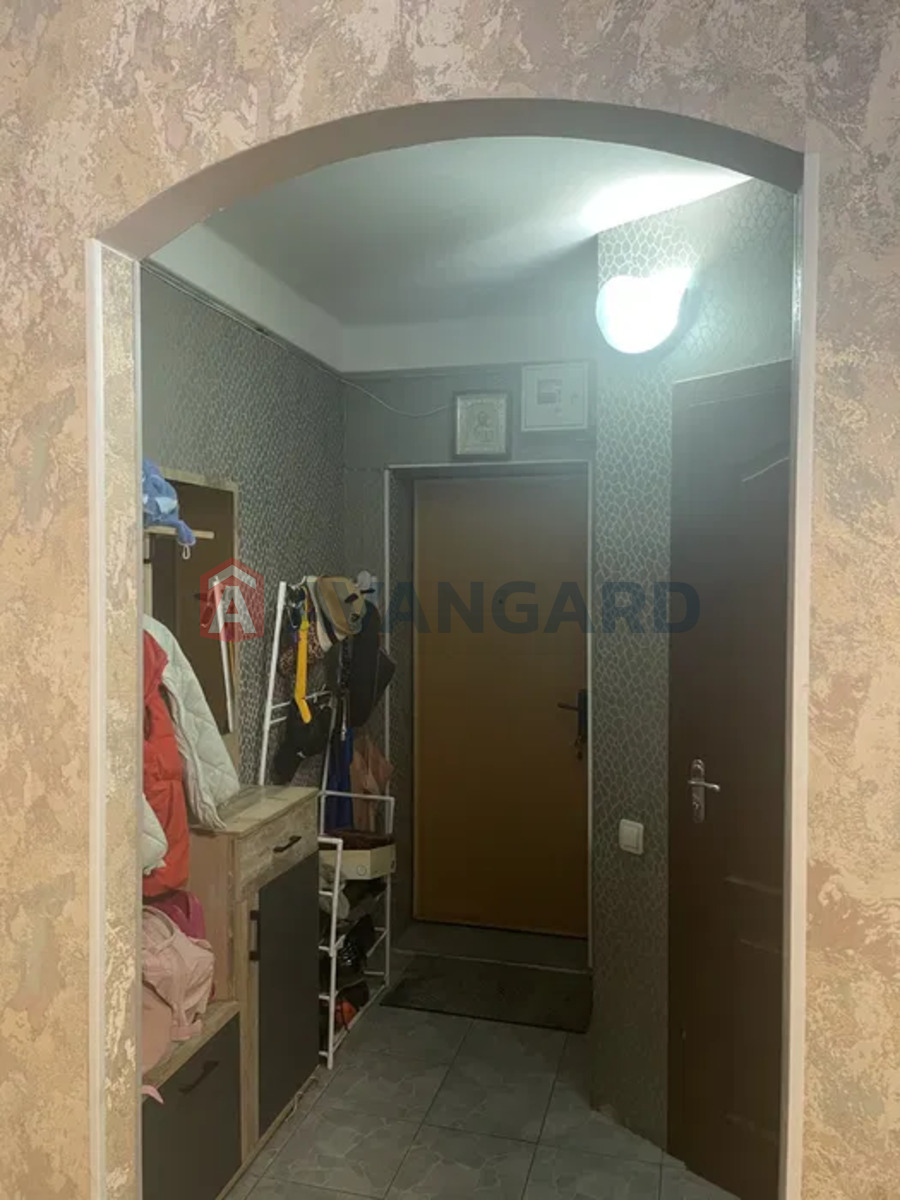 3 ����. ��������, 48/-/4 ��. �., 1/5 ���� ���� 12