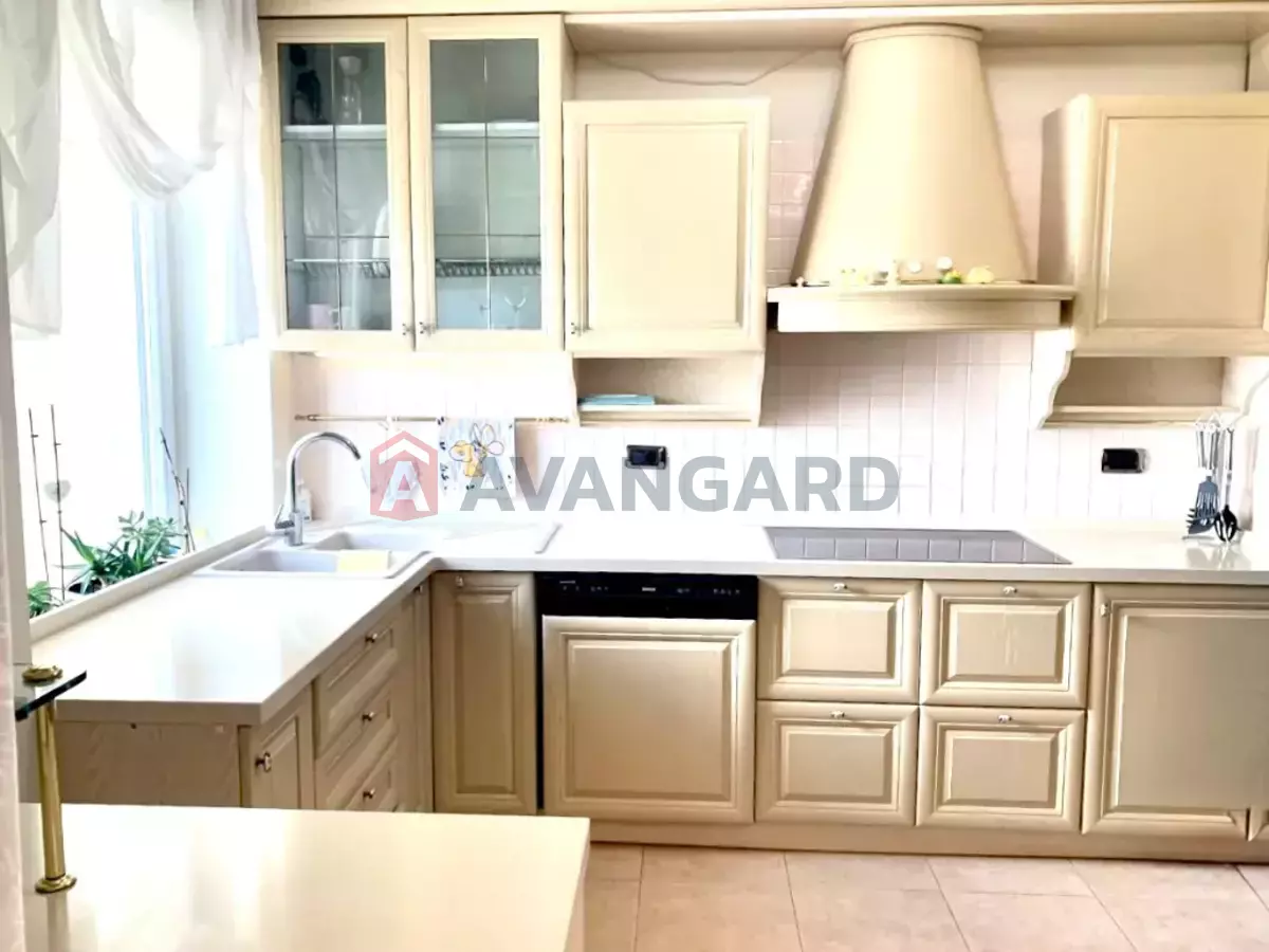 4 ��. ��������, 140/-/- ��. �., 11/15 ������ ���� 1