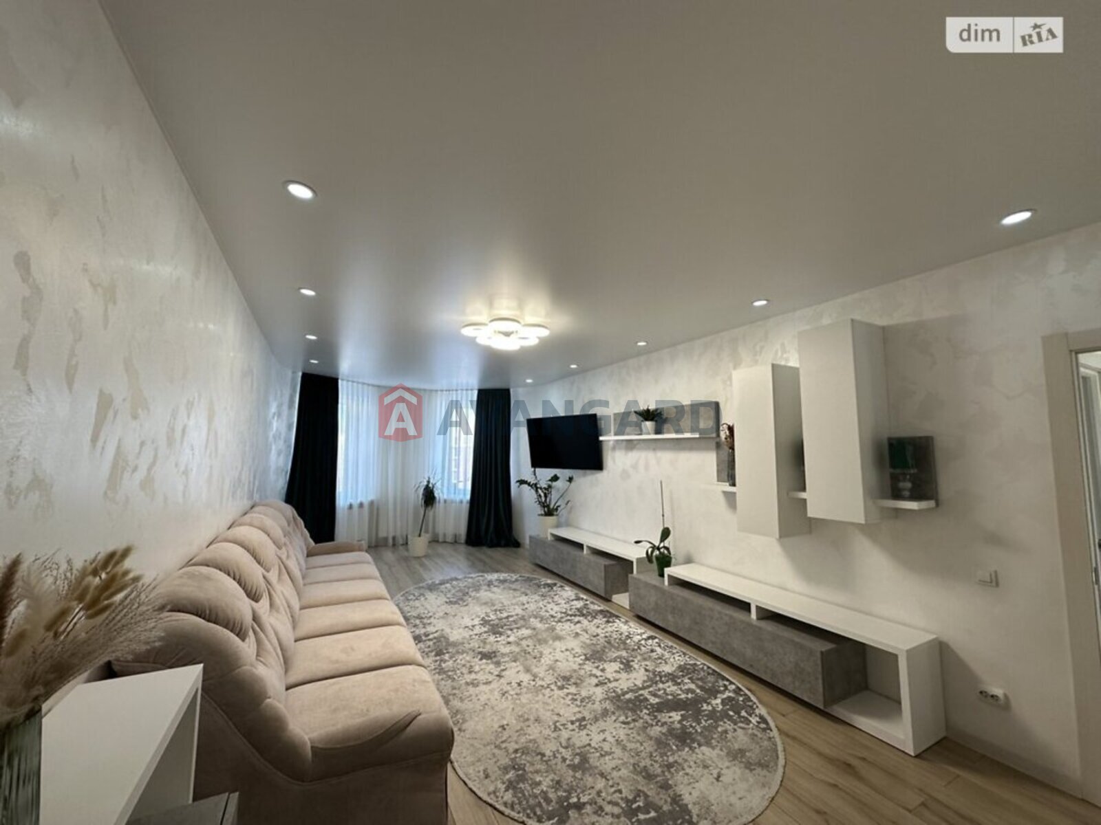 3 ��. ��������, 96/58/16 ��. �., 10/11 ������ ���� 19