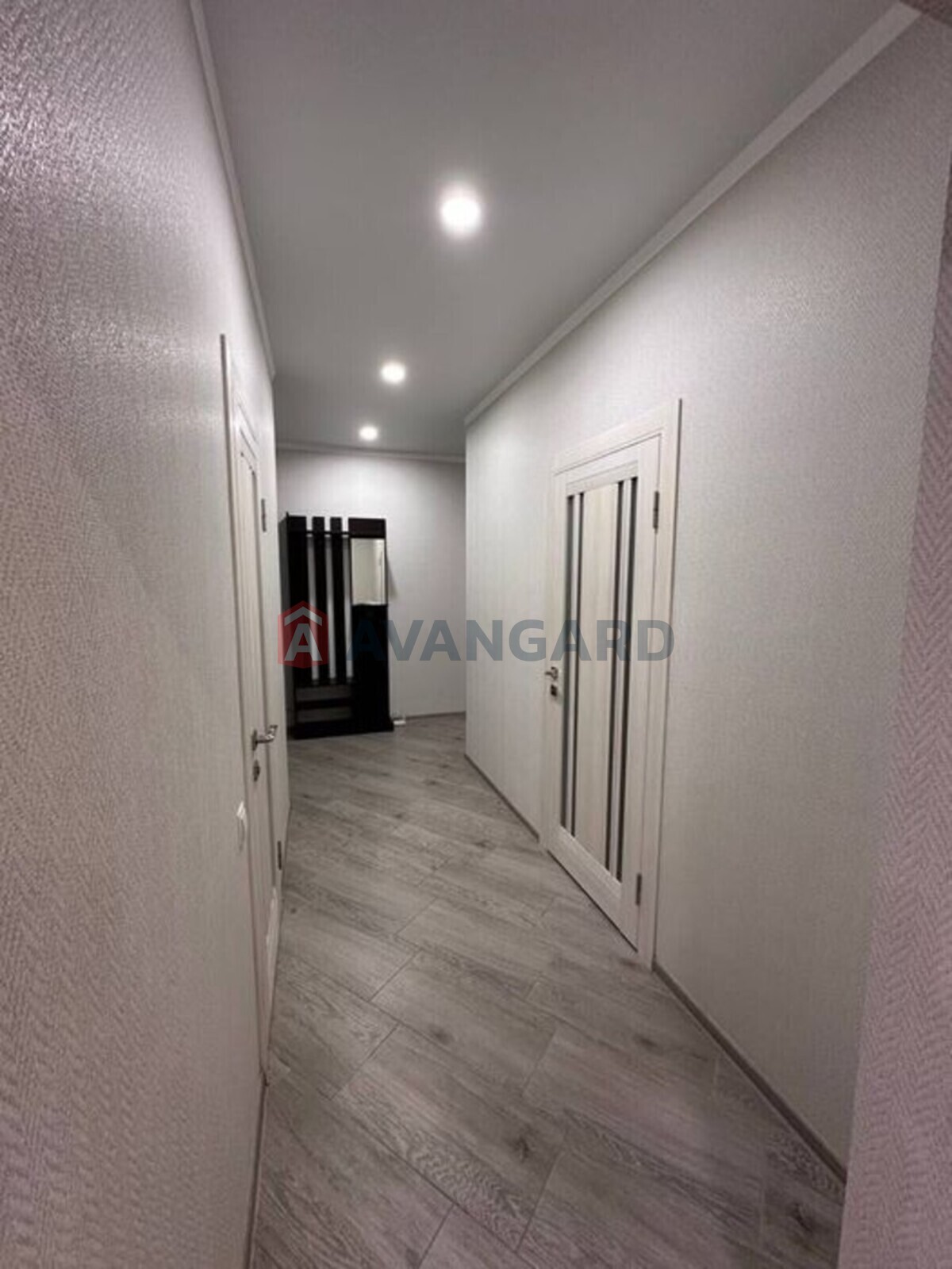 2 ��. ��������, 68/-/12 ��. �., 8/10 ������ ���� 7