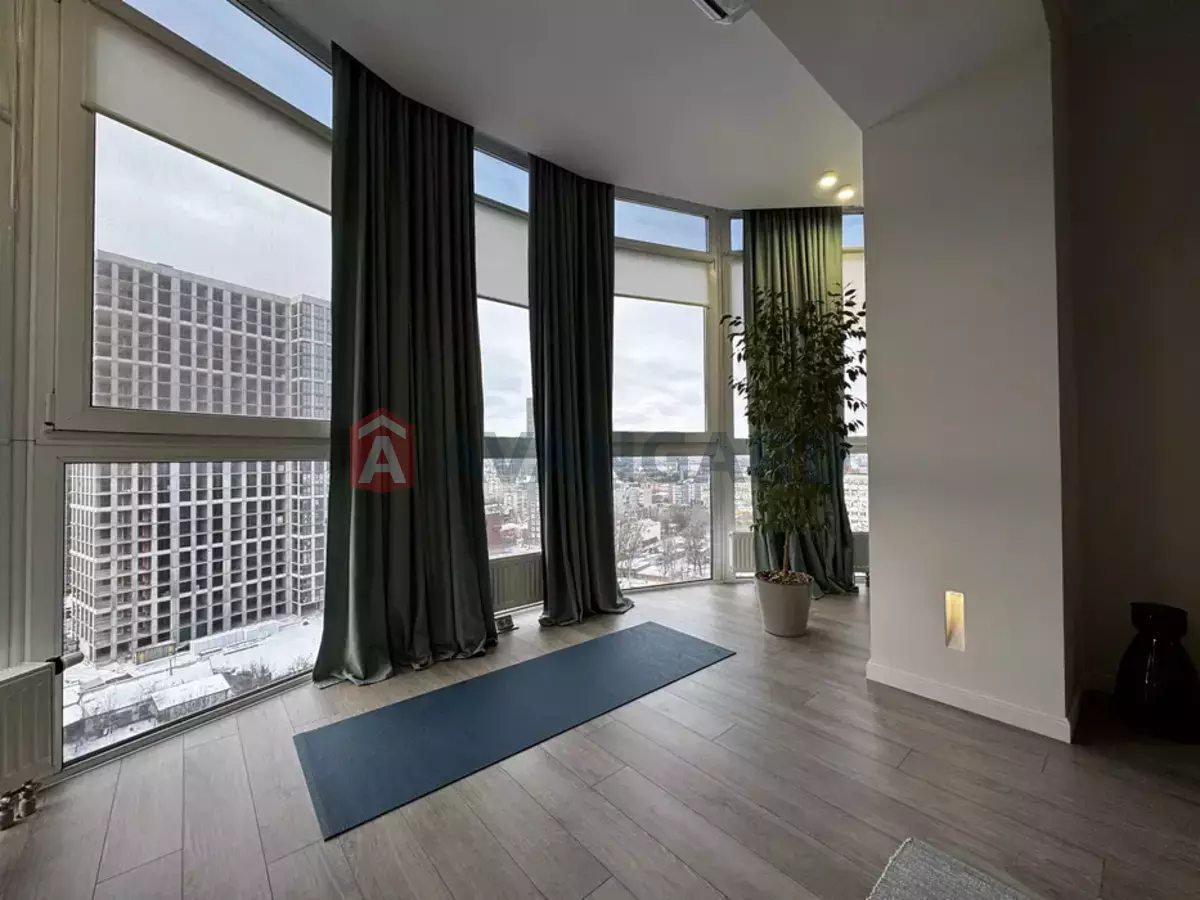 3 ����. ��������, 78/-/30 ��. �., 10/12 ���� ���� 24