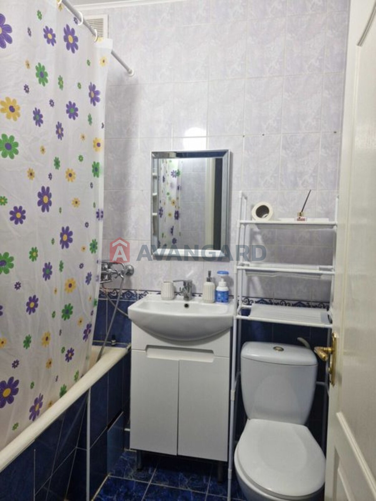 2 ��. ��������, 44/-/6 ��. �., 3/5 ������ ���� 3