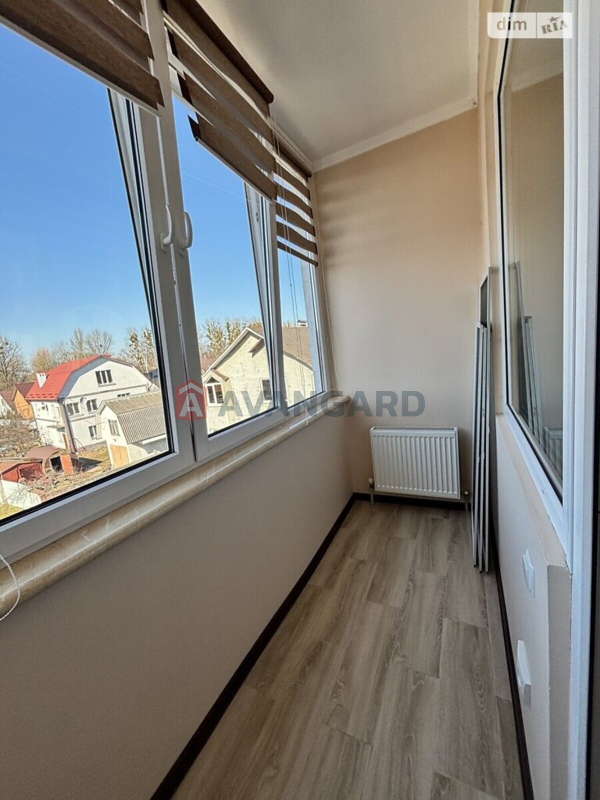 2 ��. ��������, 74/-/- ��. �., 3/5 ������ ���� 10