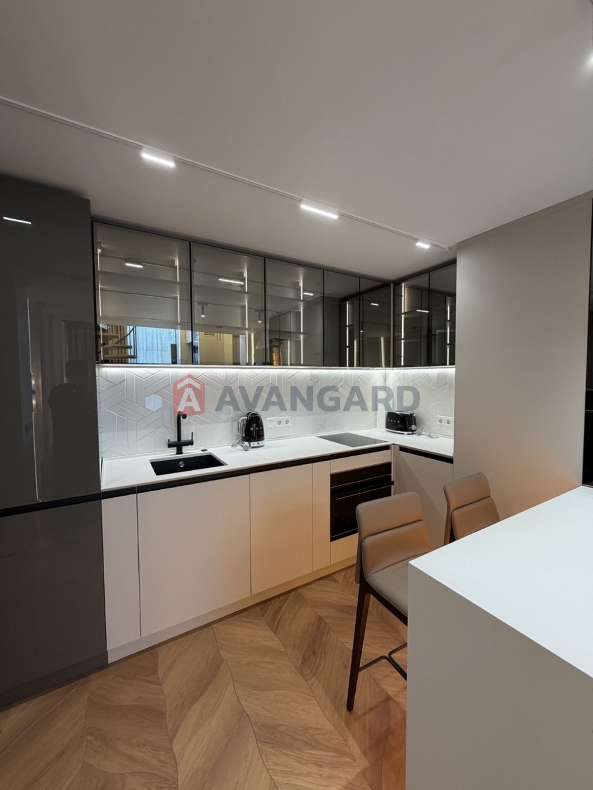 3 ��. ��������, 80/40/30 ��. �., 1/24 ������ ���� 3