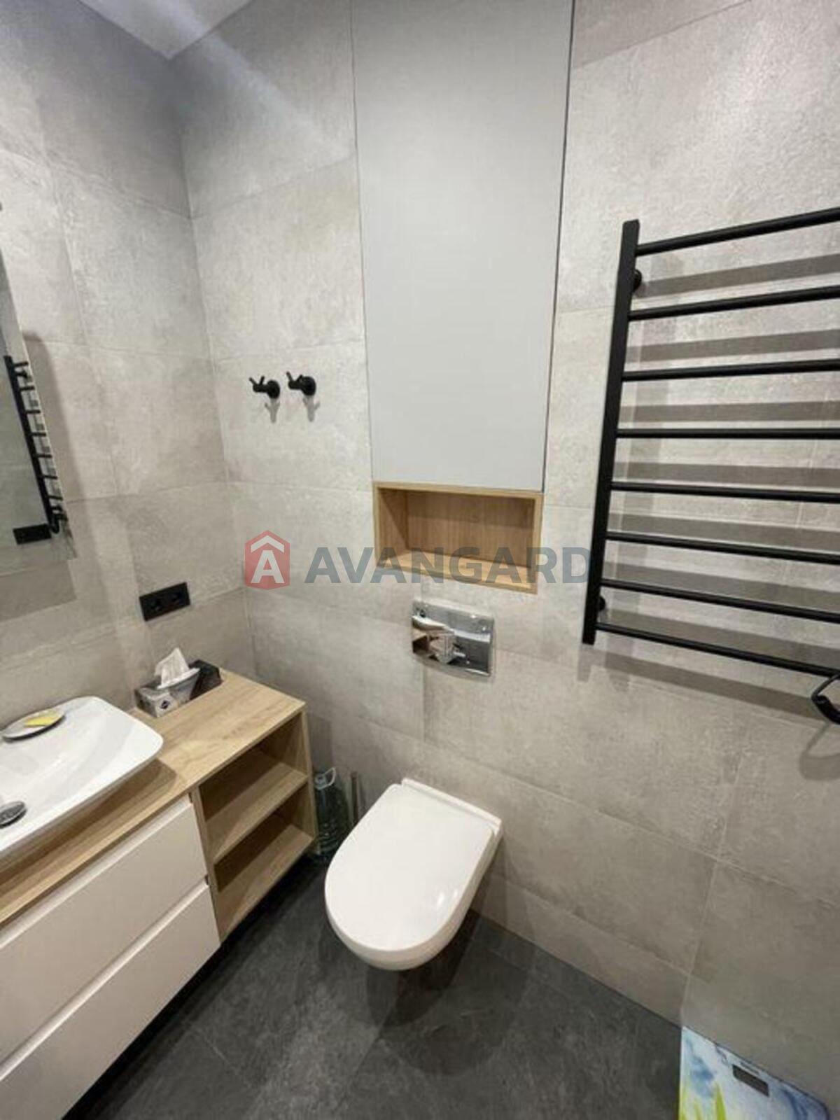 2 ��. ��������, 65/-/18 ��. �., 4/9 ������ ���� 8