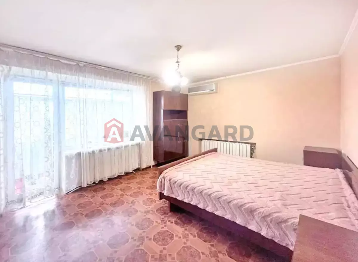 3 ��. ��������, 73/40/9 ��. �., 14/14 ������ ���� 3