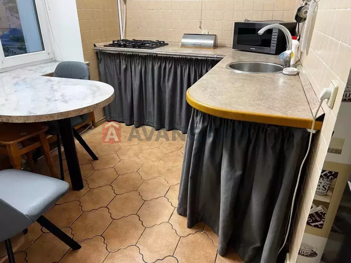 4 . , 75/-/7 . ., 5/9   8