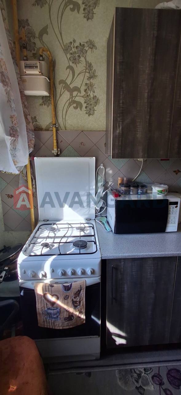 3 ��. ��������, 65/-/8 ��. �., 3/10 ������ ���� 12