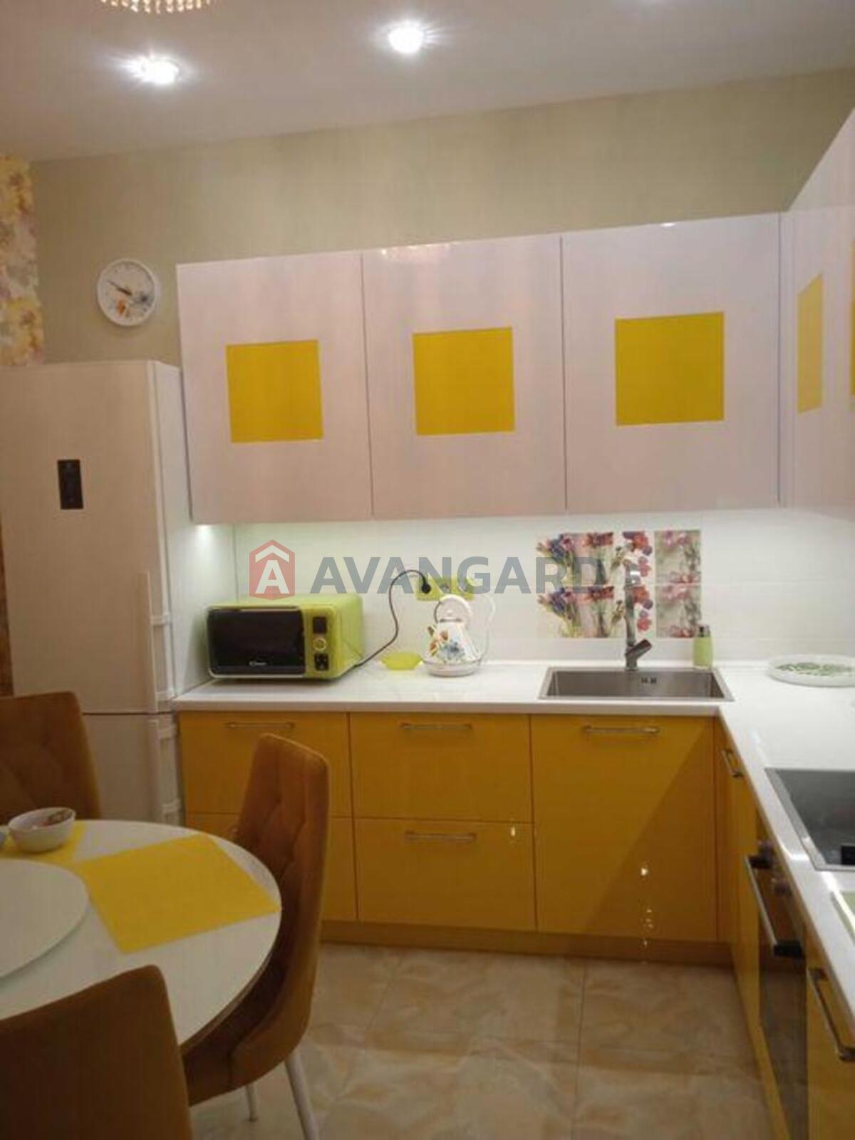 3 ����. ��������, 107/-/12 ��. �., 4/14 ���� ���� 7