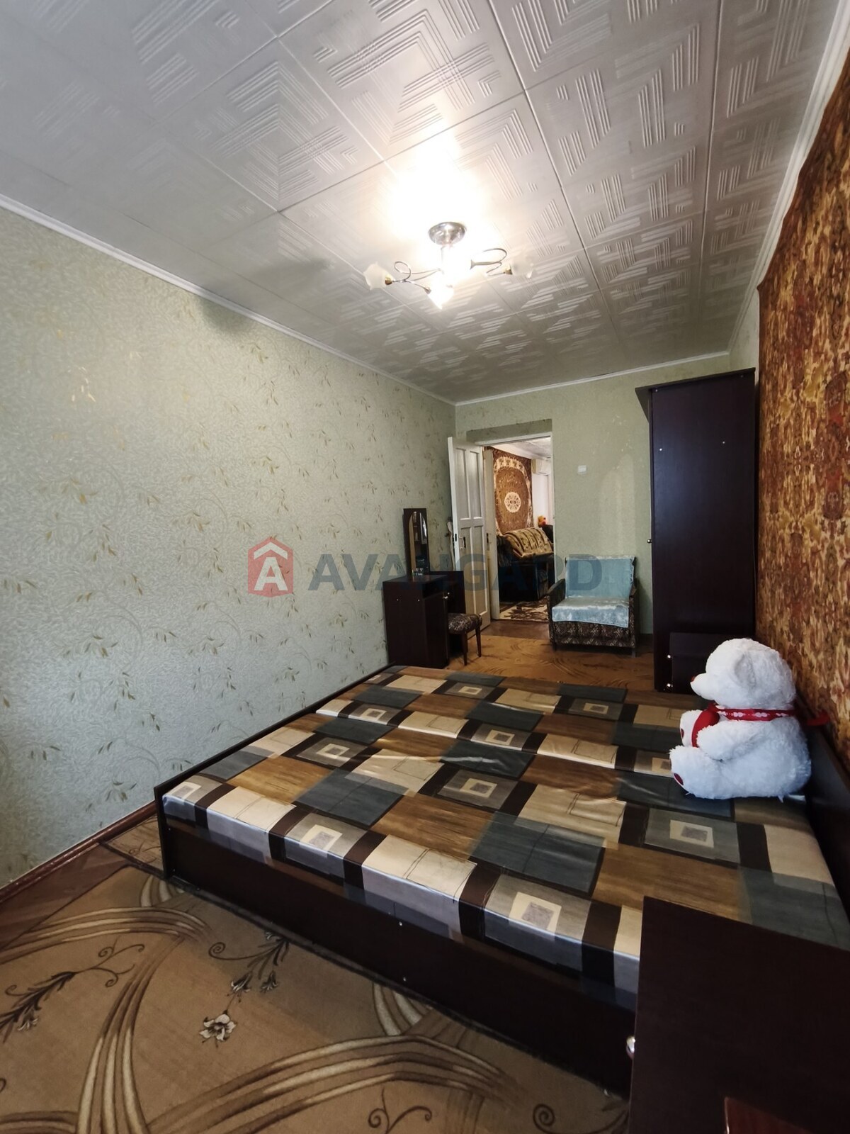 3 ��. ��������, 57/-/7 ��. �., 5/5 ������ ���� 5