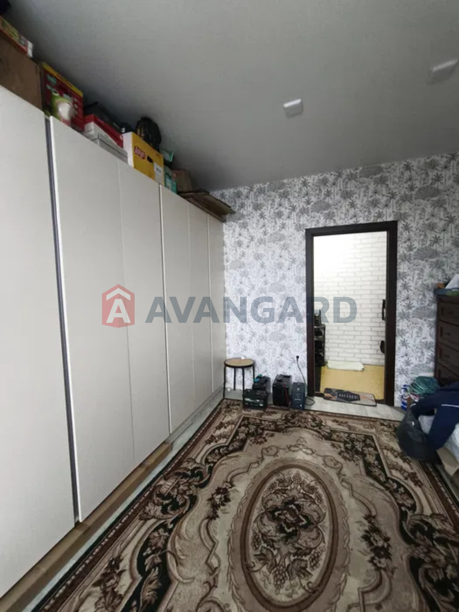 4 ��. ��������, 95/-/9 ��. �., 3/5 ������ ���� 12