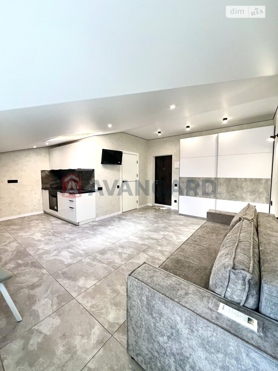 1 ��. ��������, 32/-/- ��. �., 3/3 ������ ���� 1