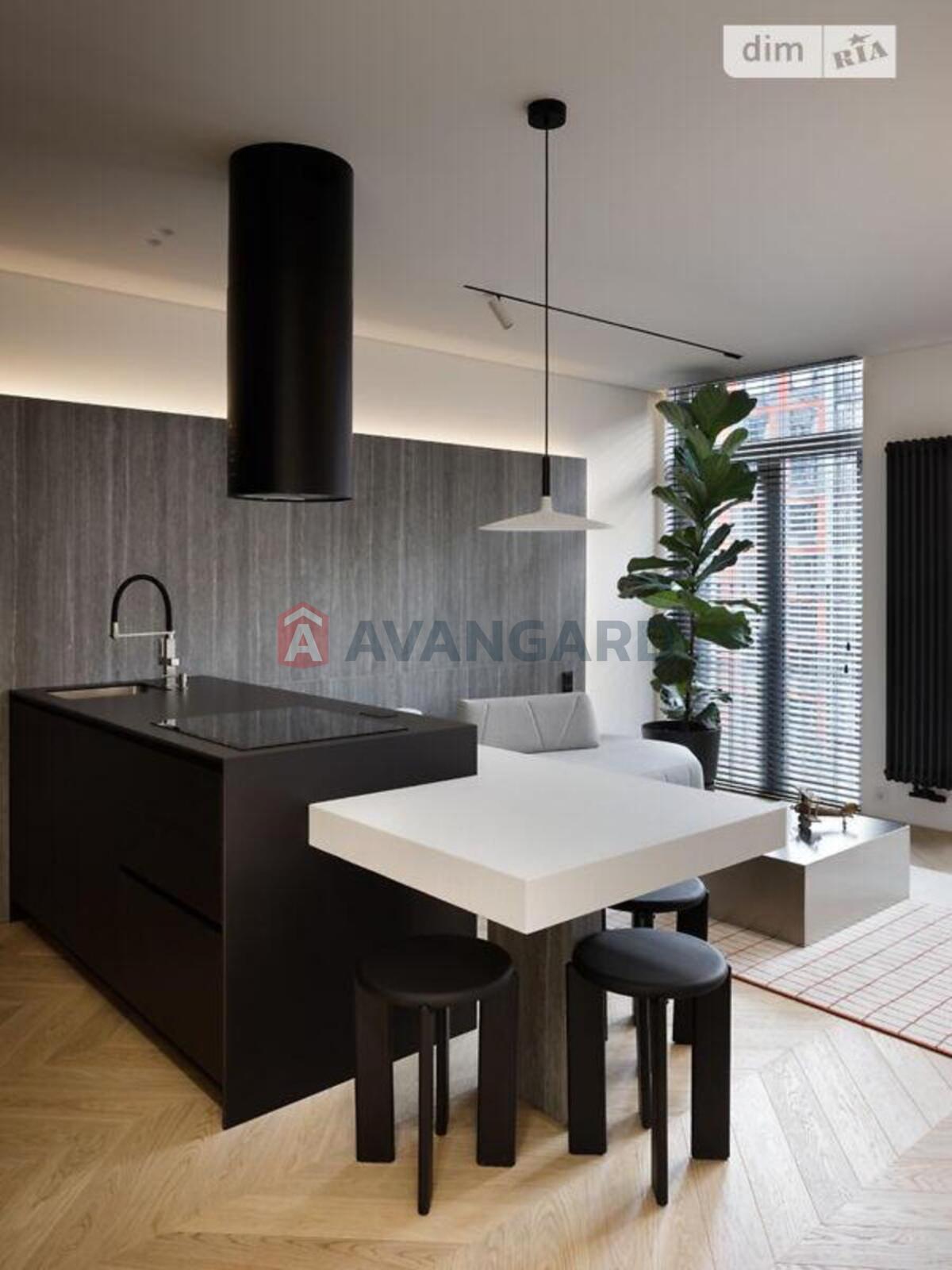 1 ��. ��������, 43/14/17 ��. �., 5/10 ������ ���� 19