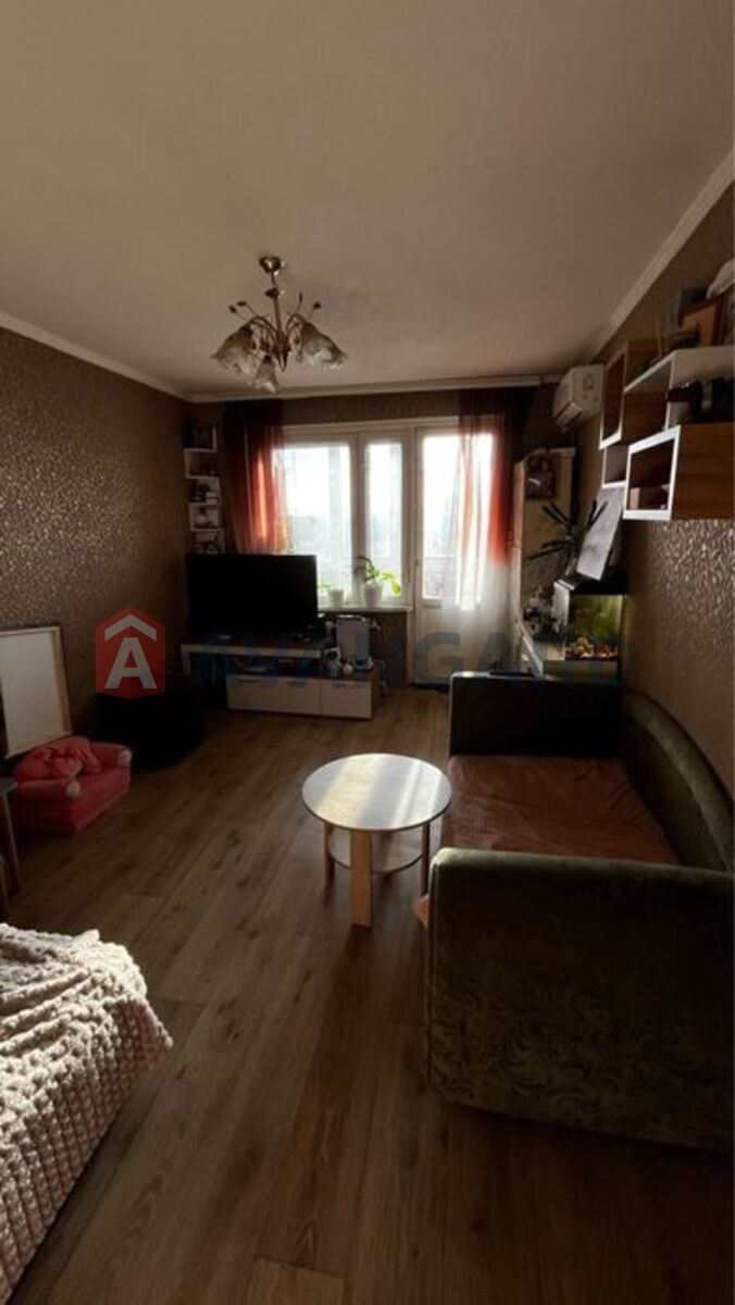 1 ����. ��������, 38/-/8 ��. �., 9/9 ���� ���� 7