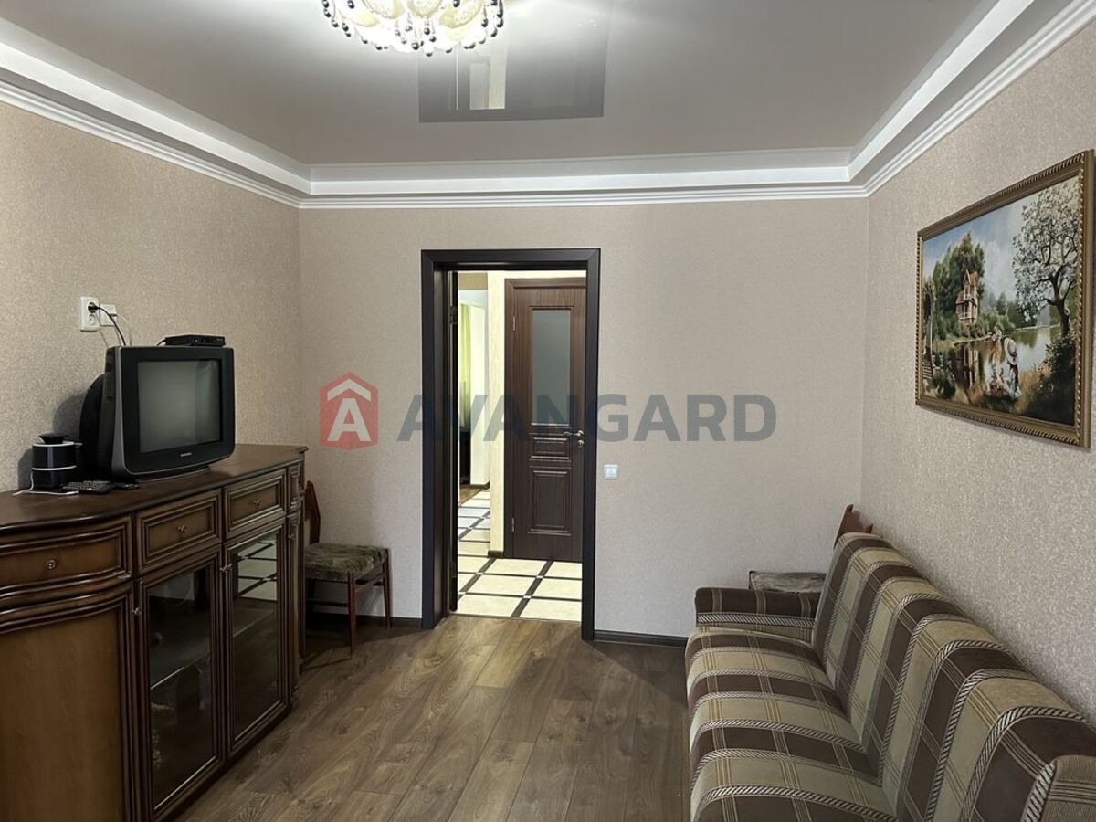 3 ��. ��������, 54/-/7 ��. �., 3/5 ������ ���� 10