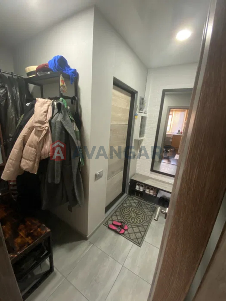 3 ����. ��������, 68/48/11 ��. �., 7/9 ���� ���� 4