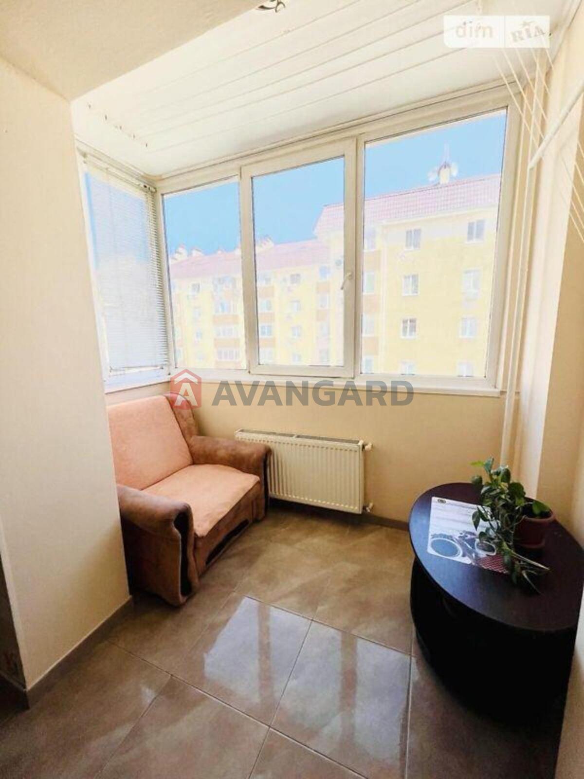 1 ��. ��������, 43/20/15 ��. �., 3/5 ������ ���� 8