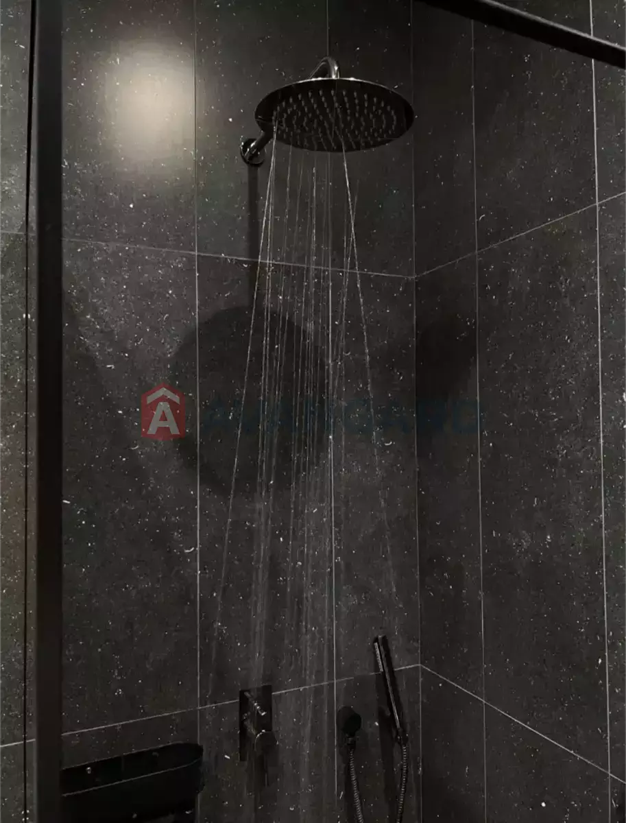 1 ��. ��������, 40/-/- ��. �., 8/19 ������ ���� 4