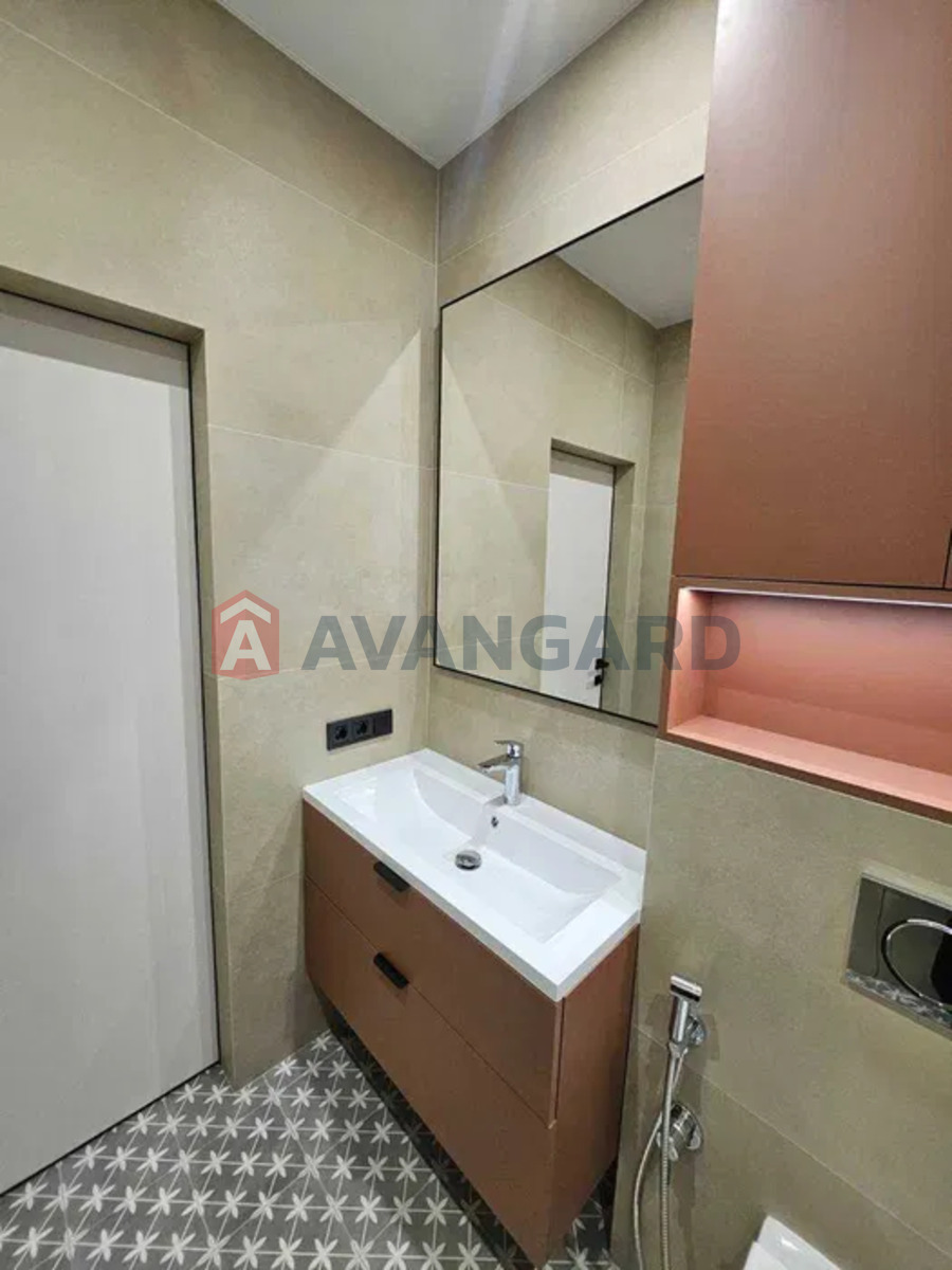 1 ��. ��������, 40/-/20 ��. �., 4/10 ������ ���� 4