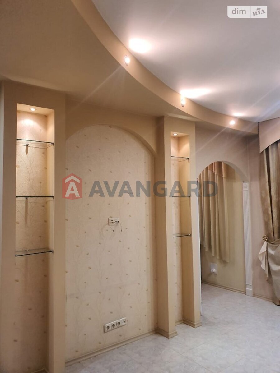 2 ��. ��������, 55/-/- ��. �., 2/4 ������ ���� 8