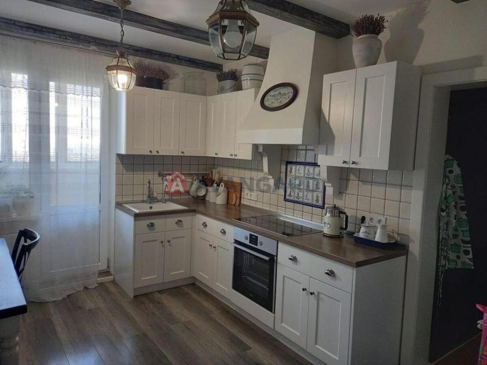 3 ��. ��������, 80/-/12 ��. �., 17/25 ������ ���� 1