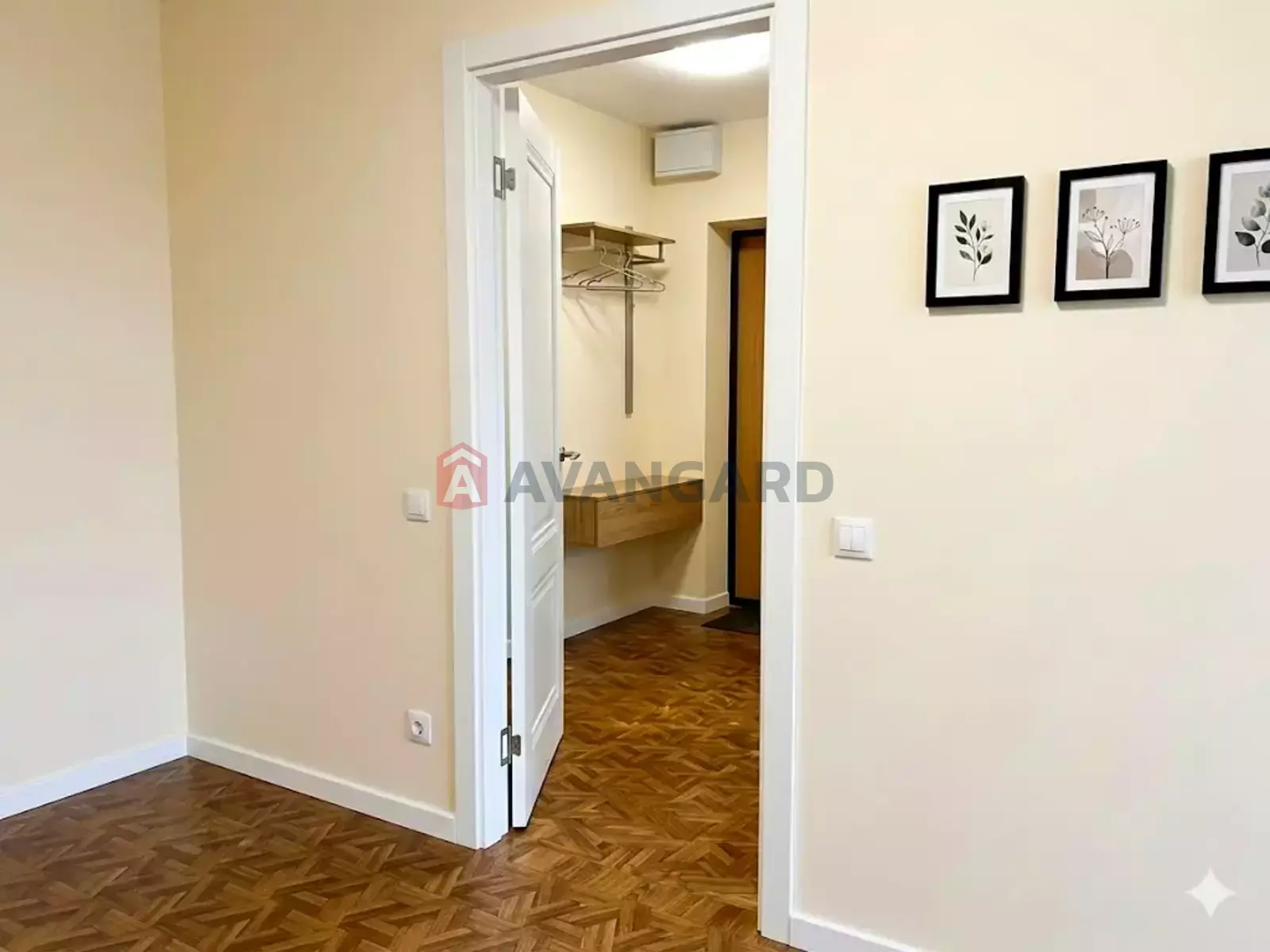 2 ��. ��������, 43,5/28/5,5 ��. �., 3/5 ������ ���� 14