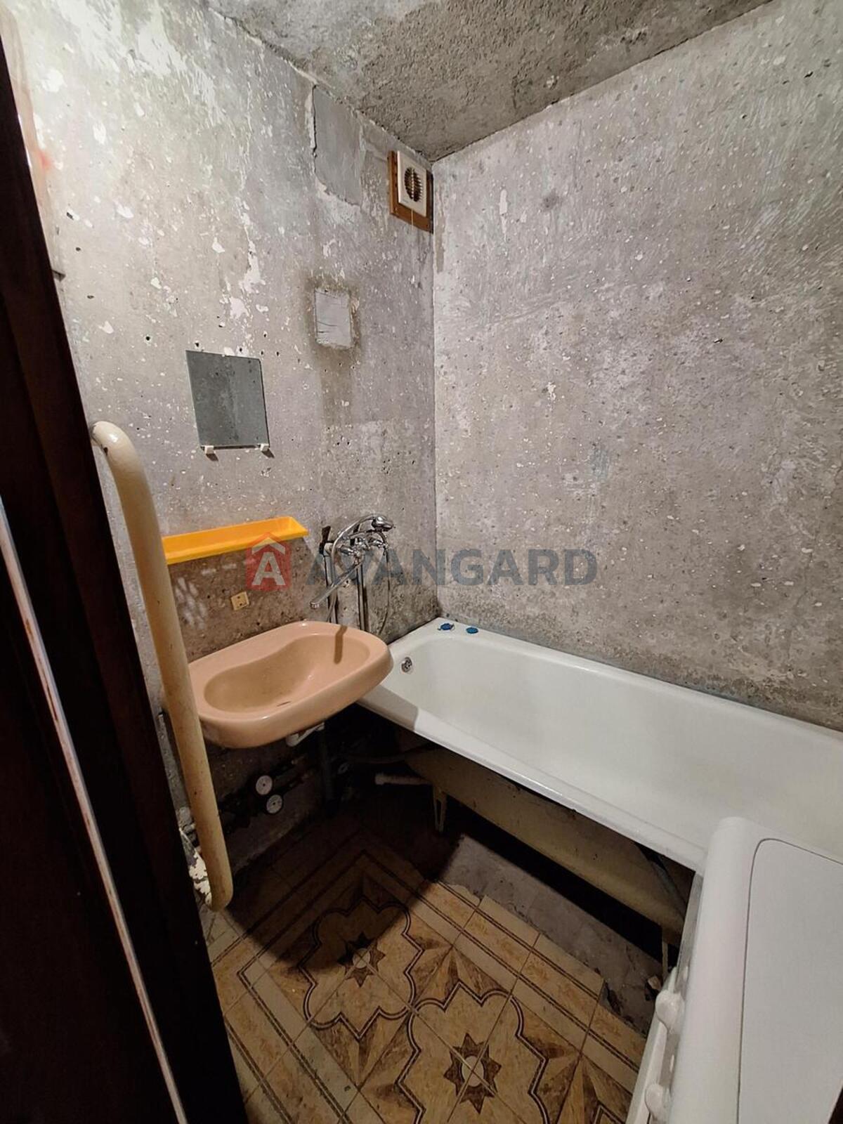 3 ��. ��������, 71/42/7 ��. �., 8/9 ������ ���� 13