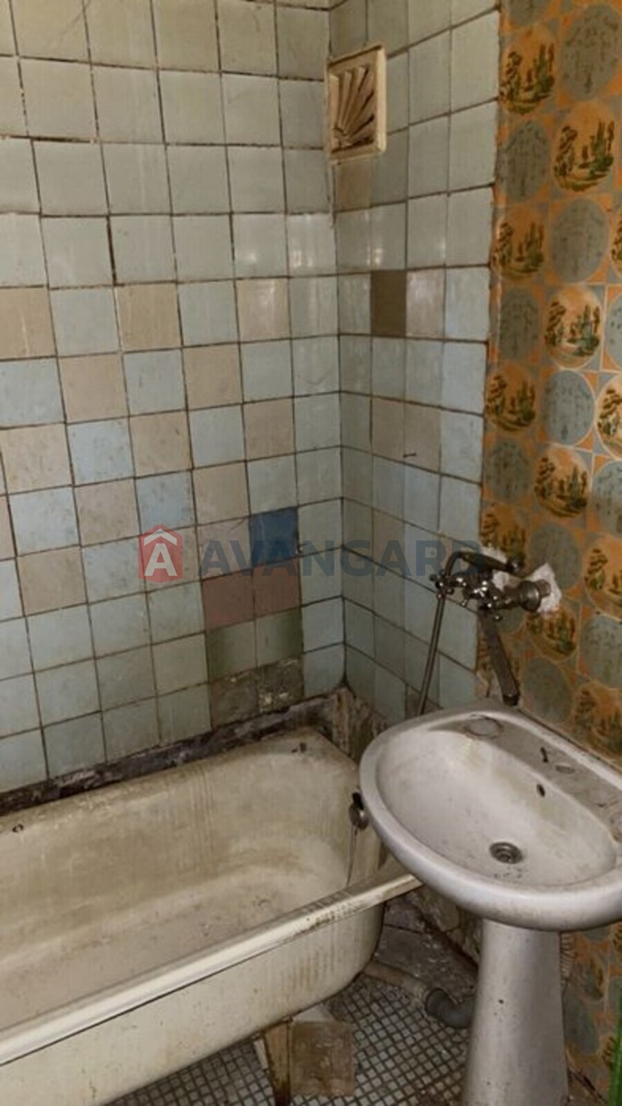 3 ��. ��������, 70/-/8 ��. �., 5/9 ������ ���� 4