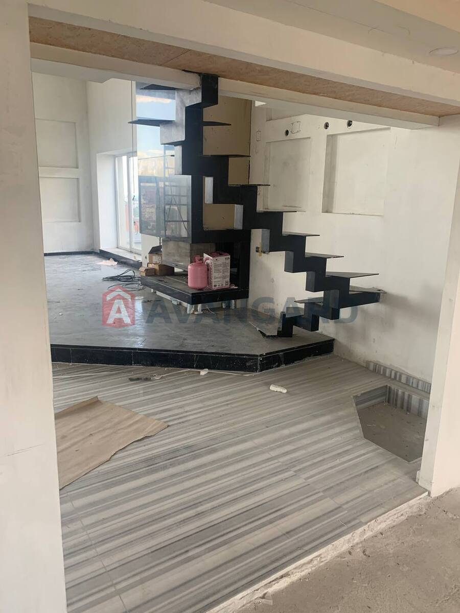 5 ����. ��������, 278/240/25 ��. �., 11/11 ���� ���� 8