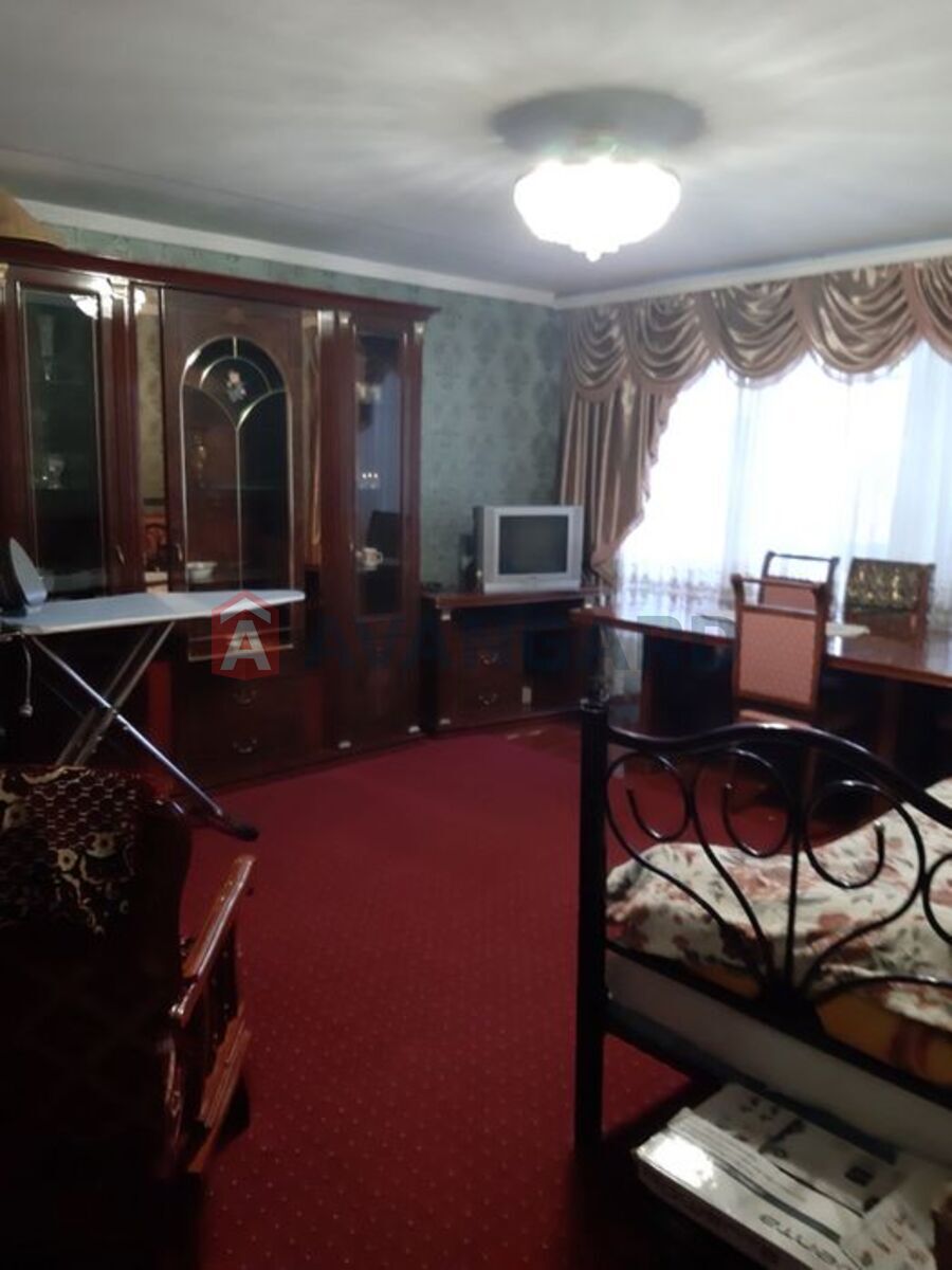 3 ��. ��������, 72/-/16 ��. �., 3/5 ������ ���� 4