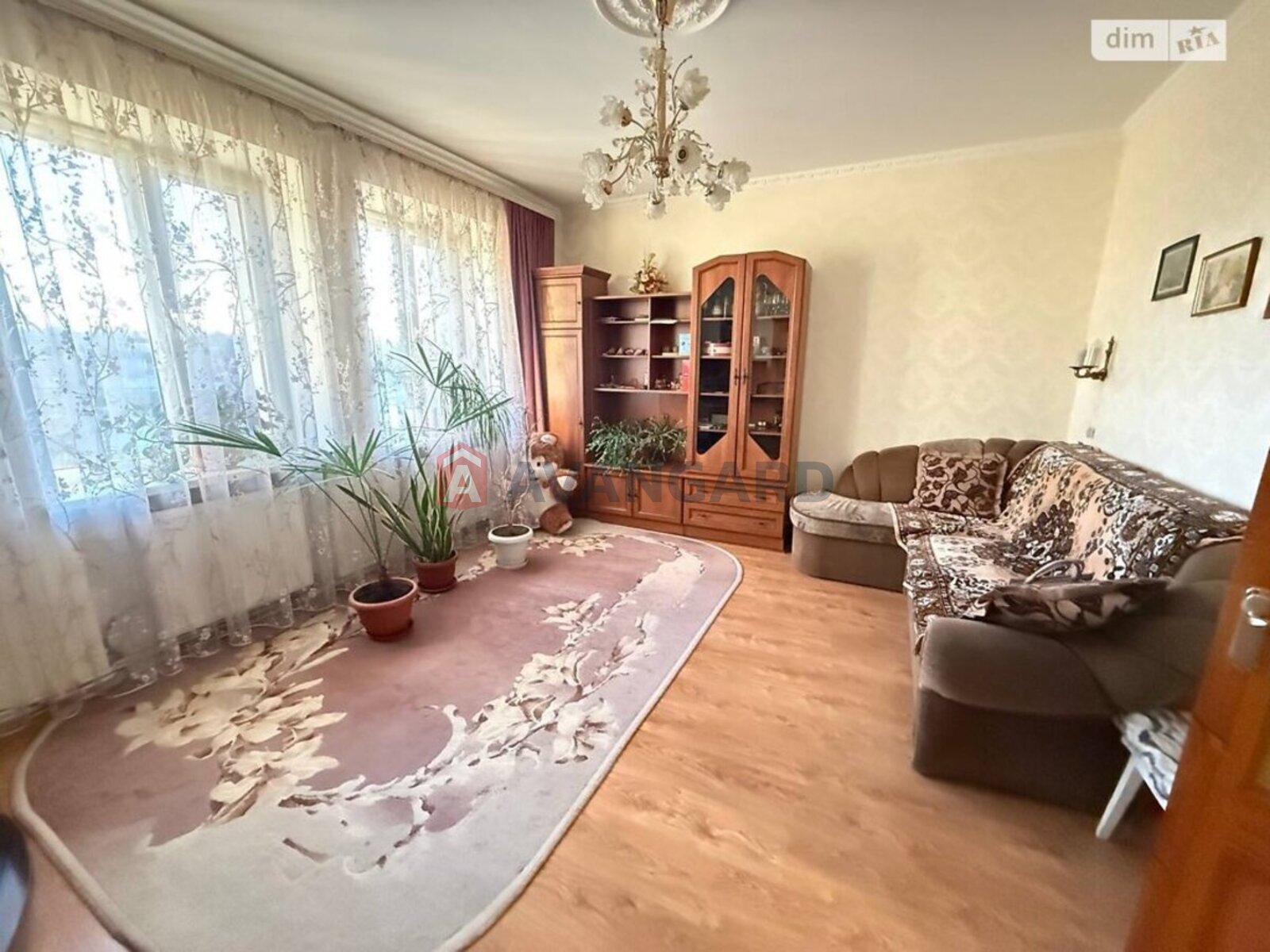 3 ��. ��������, 67/43/9 ��. �., 2/2 ������ ���� 5