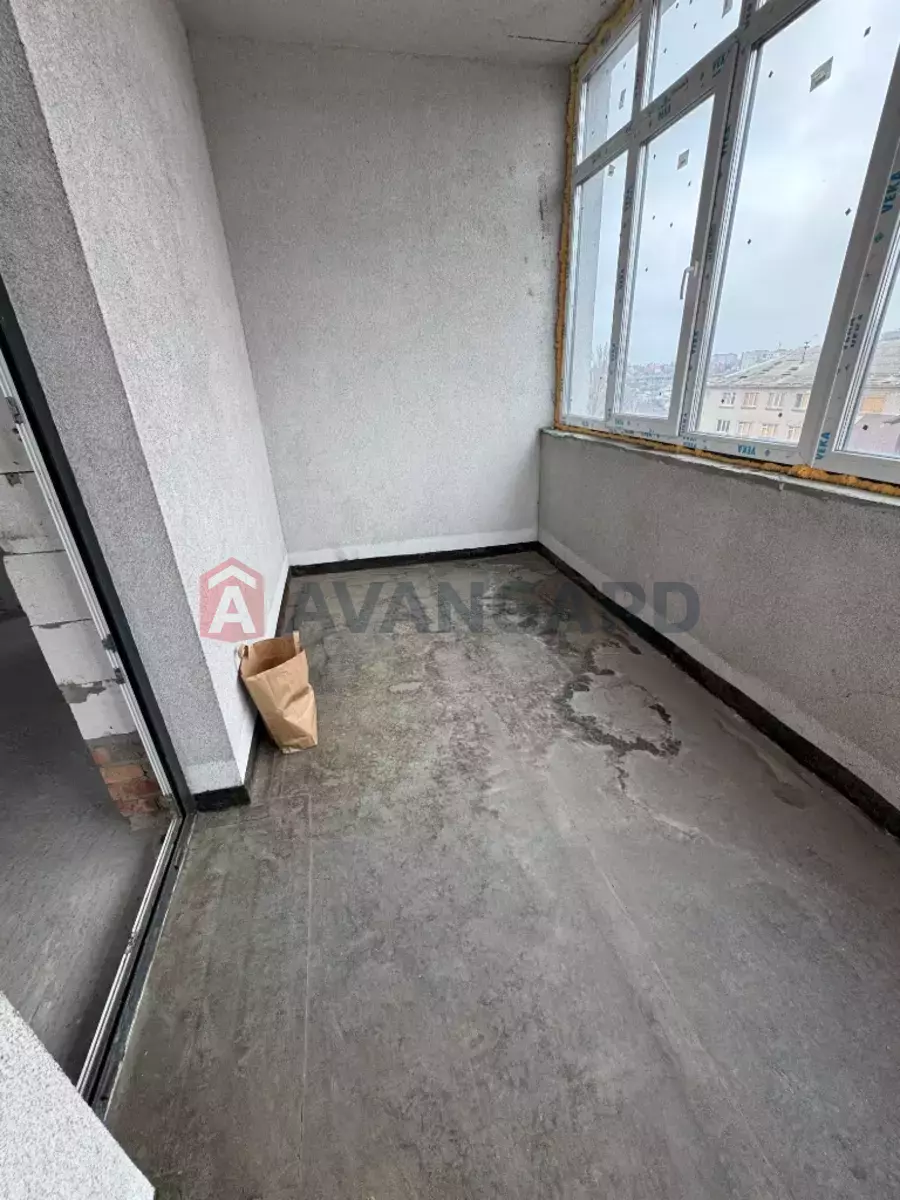 3 ��. ��������, 94/90/- ��. �., 5/8 ������ ���� 12