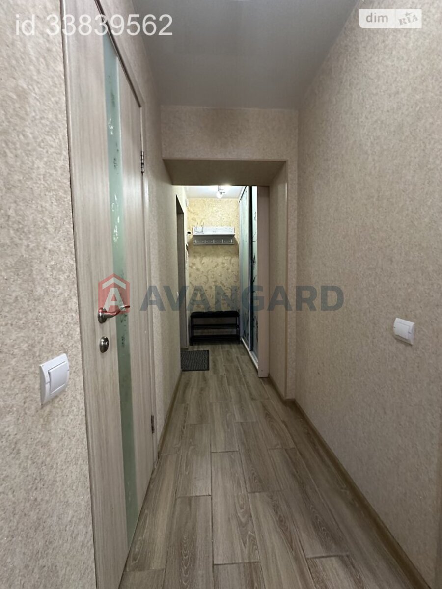 1 ����. ��������, 38/17/12 ��. �., 3/10 ���� ���� 8