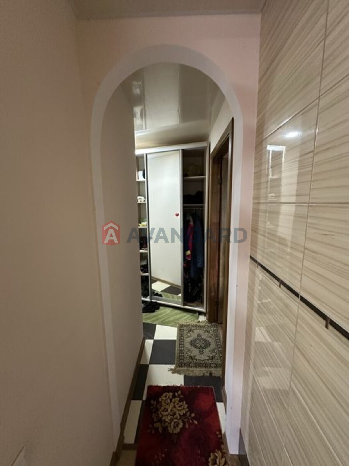 2 ��. ��������, 44/30/6 ��. �., 1/5 ������ ���� 8