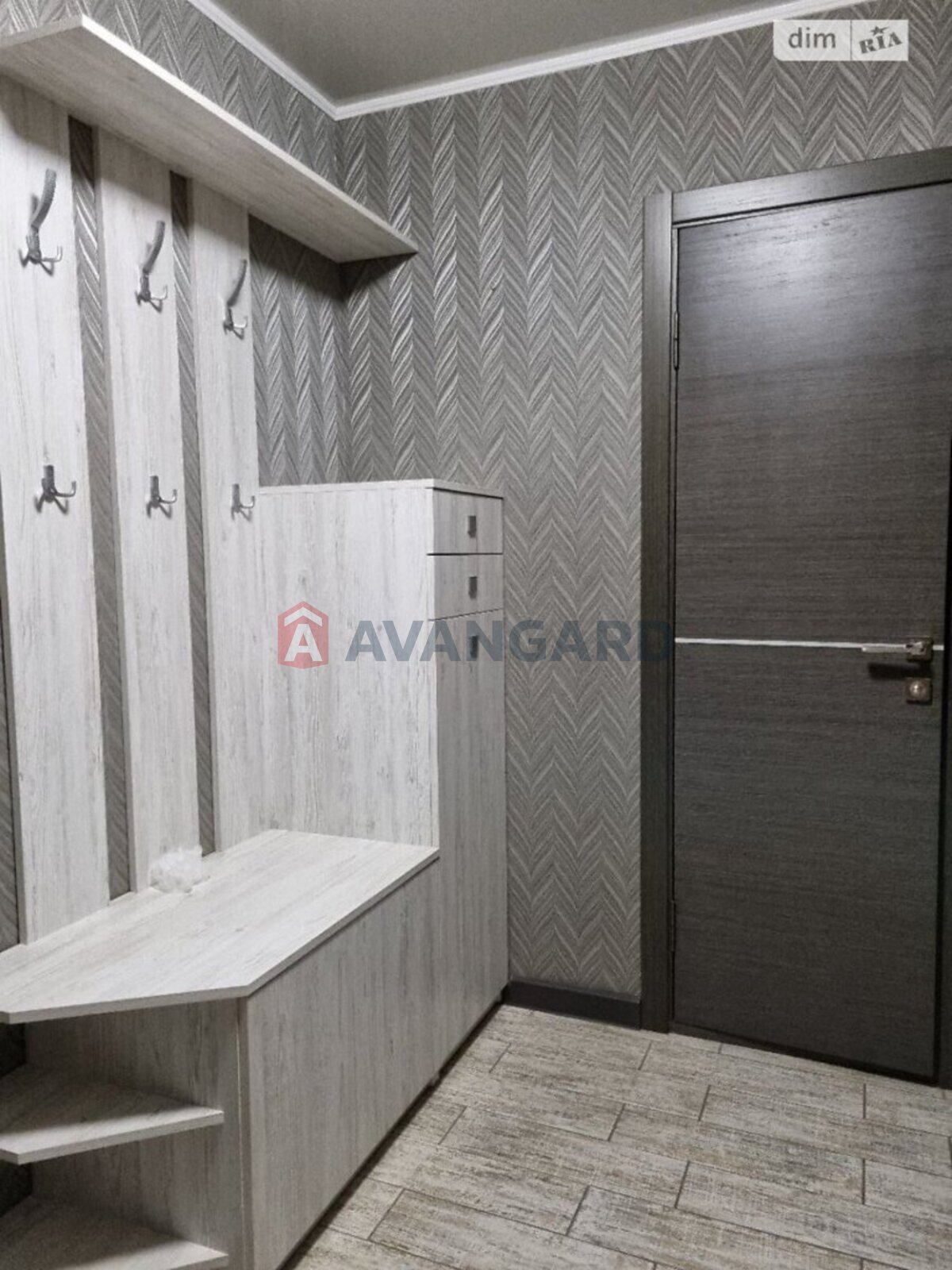 1 ��. ��������, 41/15/10 ��. �., 9/10 ������ ���� 6