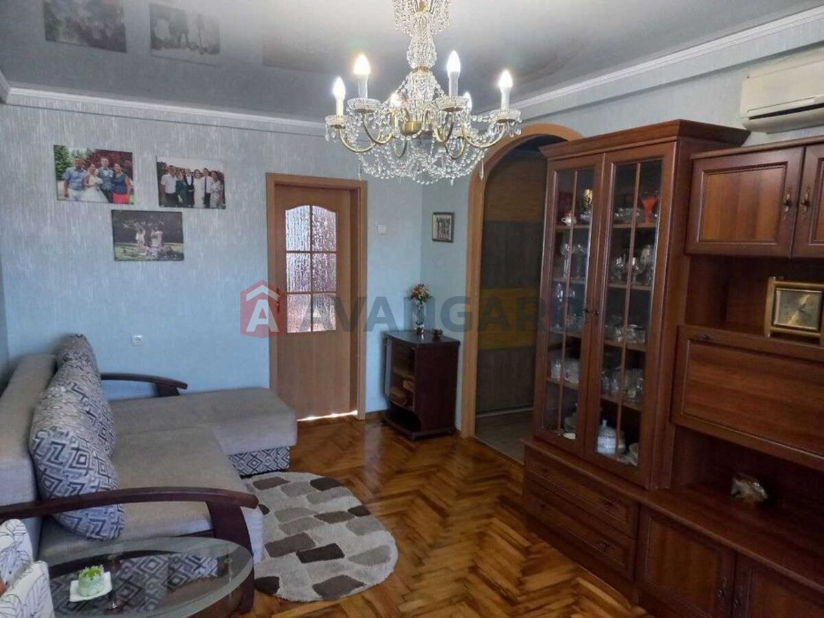 3 ����. ��������, 68/-/8 ��. �., 8/9 ���� ���� 17