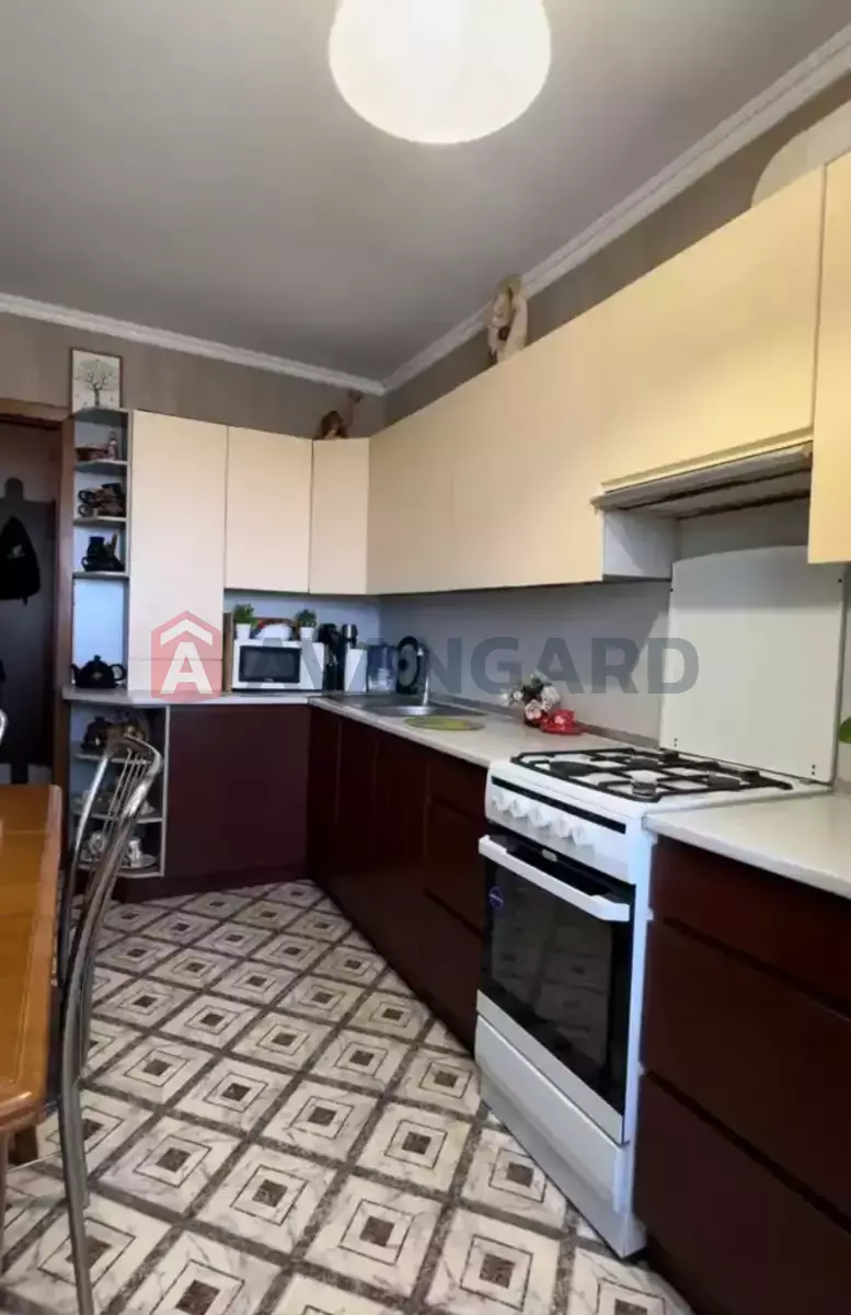 3 ����. ��������, 63/-/9 ��. �., 9/9 ���� ���� 2