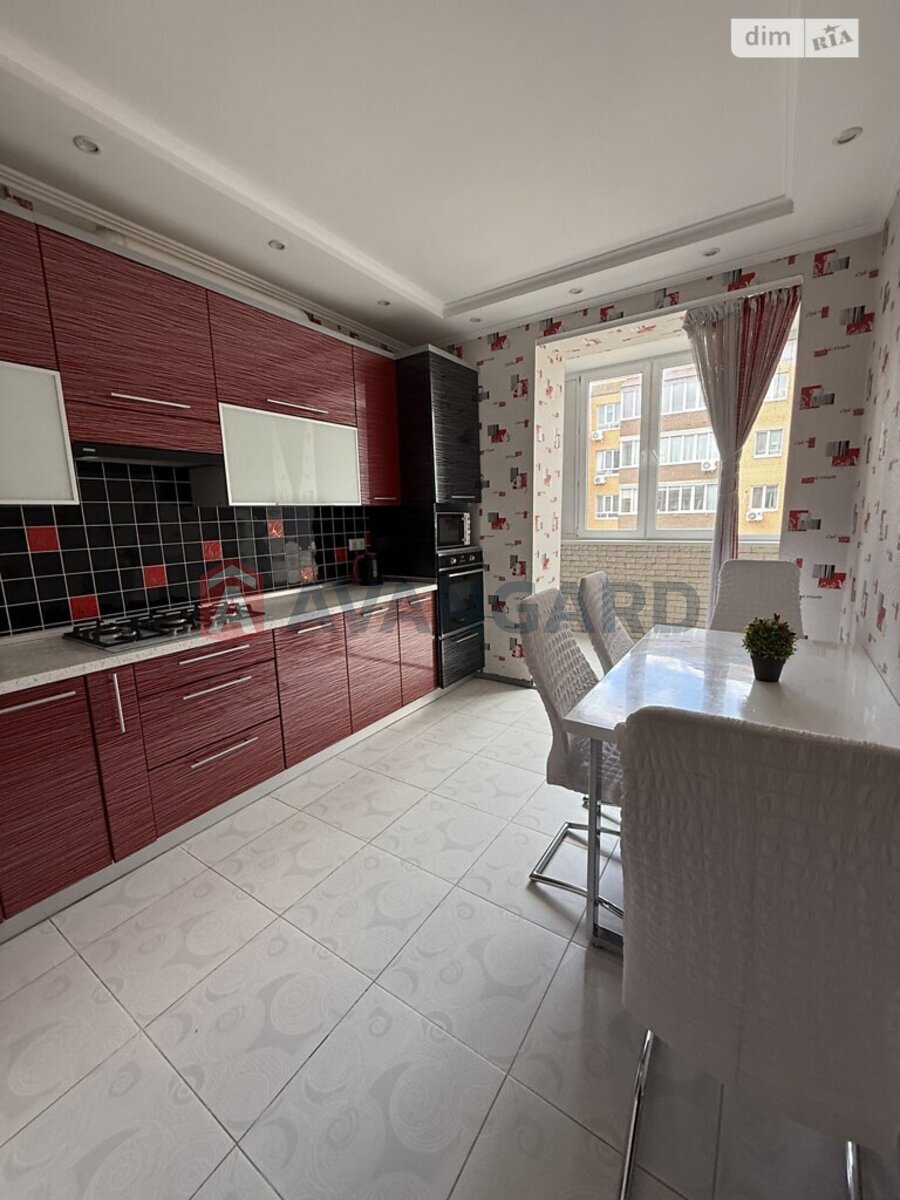 2 ����. ��������, 76/-/- ��. �., 8/11 ���� ���� 6