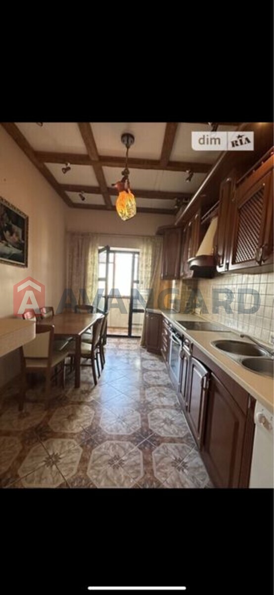 3 ����. ��������, 109/-/14 ��. �., 6/8 ���� ���� 20