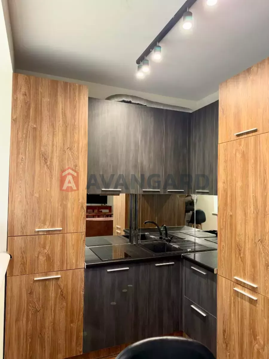 1 ����. ��������, 40/-/25 ��. �., 4/4 ���� ���� 8