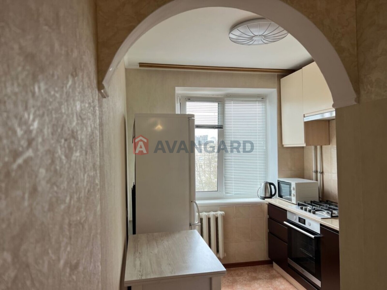 2 ��. ��������, 48/-/5 ��. �., 5/5 ������ ���� 11